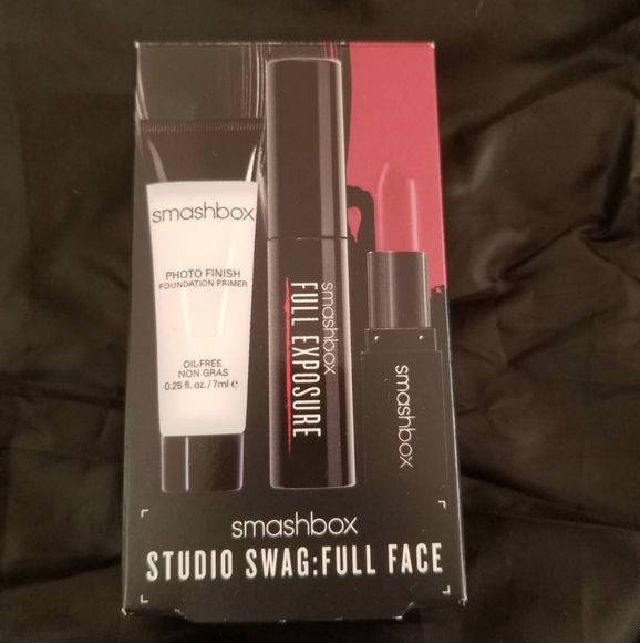 SOLD-Smashbox Primer, Mascara, Lip Stick Set - Picture 2 of 2